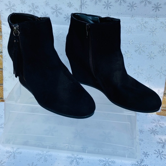 Lexie & Abbie. Black booties size 8.5 - Picture 3 of 15